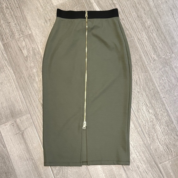 Olive Green Women's Skirt Set - Picture 6 of 6